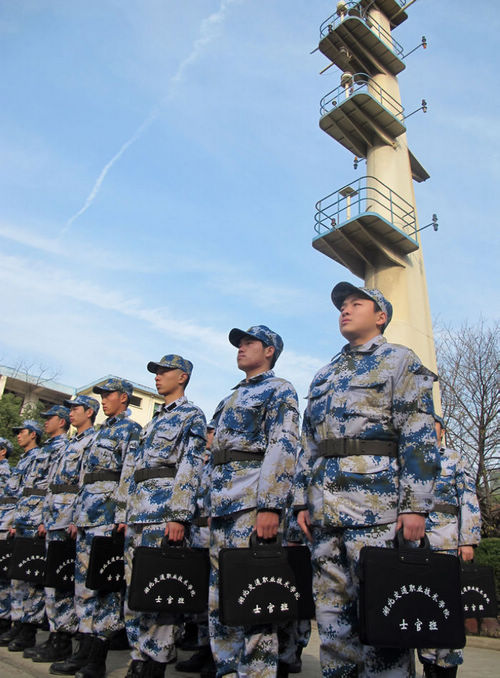 学校成为全国首批定向培养直招士官试点院校为部队输送人才